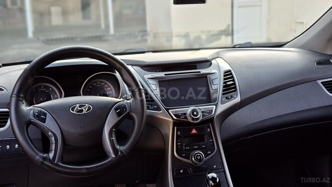 Hyundai Avante 2015, 228,133 km - 1.6 l - Ucar