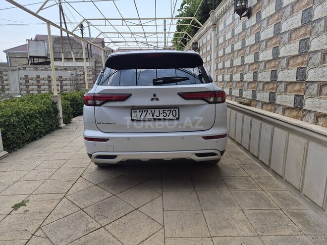 Mitsubishi Outlander 2025, 5,800 km - 2.5 l - Şirvan