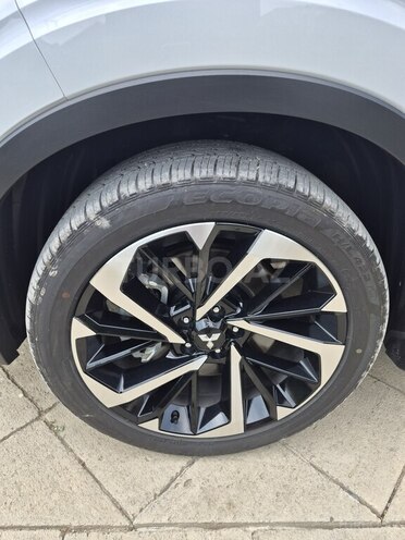 Mitsubishi Outlander 2025, 5,800 km - 2.5 l - Şirvan