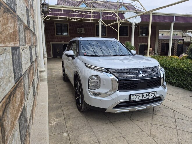 Mitsubishi Outlander 2025, 5,800 km - 2.5 l - Şirvan