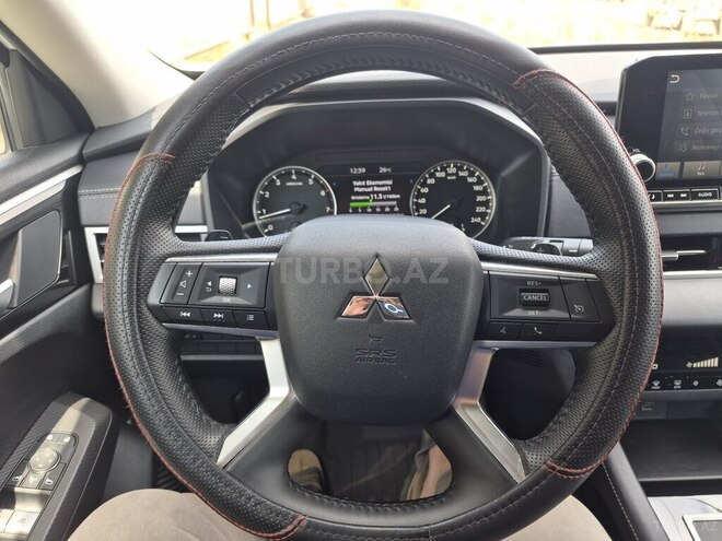 Mitsubishi Outlander 2025, 5,800 km - 2.5 l - Şirvan