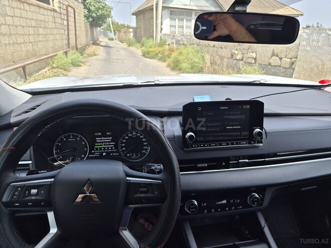 Mitsubishi Outlander 2025, 5,800 km - 2.5 l - Şirvan