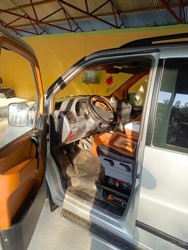Mercedes  1999, 648,953 km - 2.1 l - Ucar