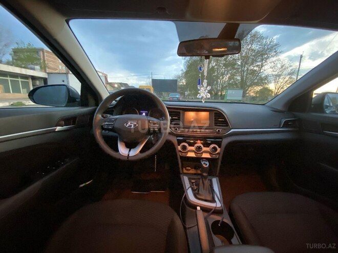 Hyundai Elantra 2019, 95,000 km - 2.0 л - Şəmkir