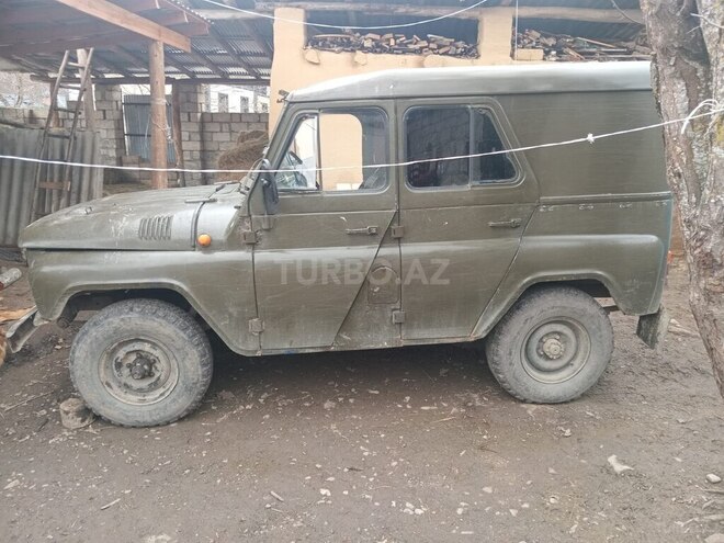 UAZ 469 1998, 15,213 km - 2.4 l - Quba