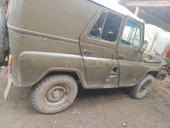 UAZ 469 1998, 15,213 km - 2.4 l - Quba