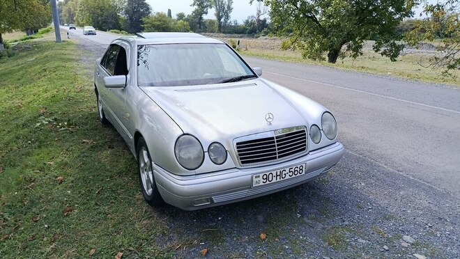 Mercedes E 280 1996, 500,000 km - 2.8 l - Qax