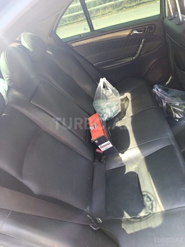 Mercedes C 320 2001, 230,000 km - 3.2 л - Qax