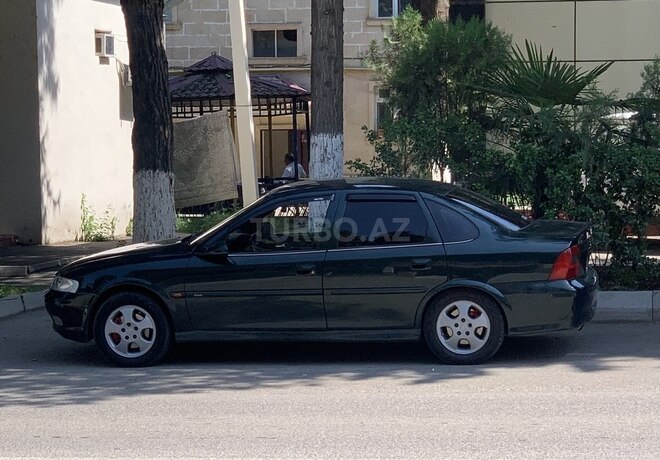 Opel Vectra 2000, 295,600 km - 1.6 l - Qazax