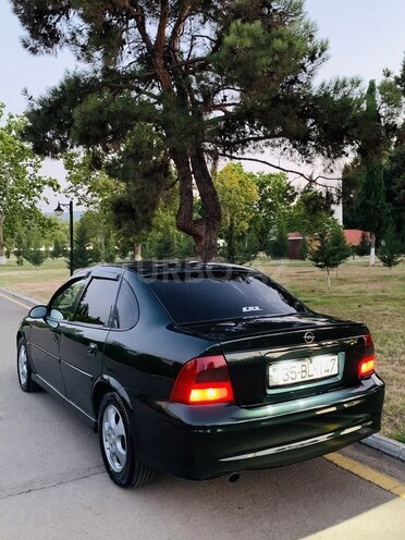 Opel Vectra 2000, 295,600 km - 1.6 l - Qazax