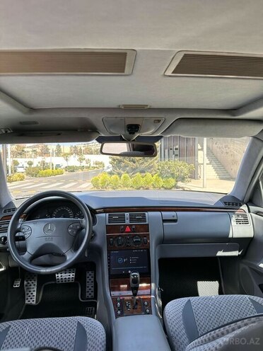 Mercedes E 240 2001, 299,999 km - 2.4 l - Bakı