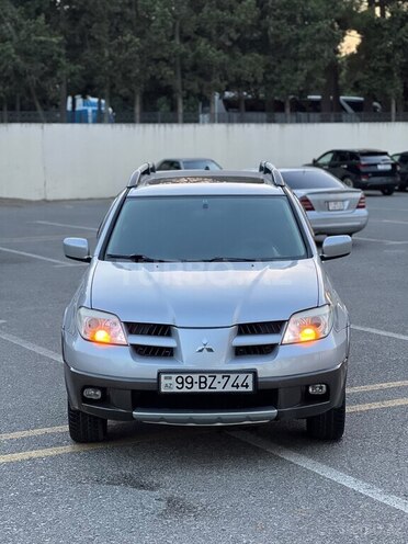 Mitsubishi Outlander 2005, 252,143 km - 2.4 л - Sumqayıt