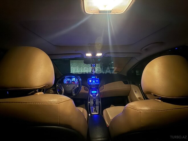 Hyundai Elantra 2012, 289,682 km - 1.8 л - Quba