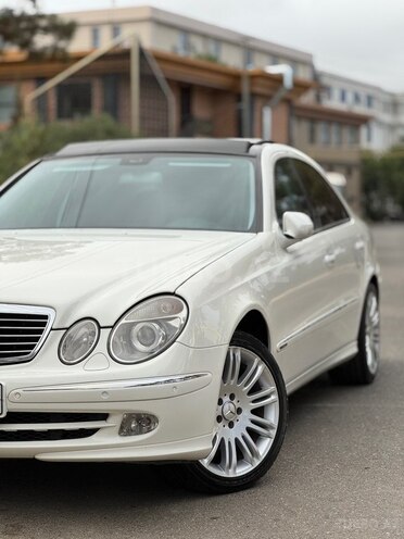 Mercedes E 240 2003, 286,000 km - 2.6 l - Bakı