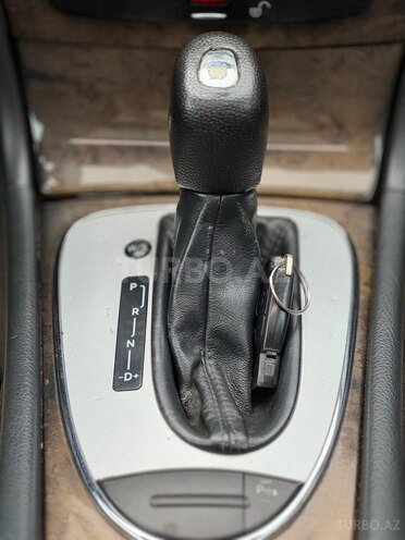 Mercedes E 240 2003, 286,000 km - 2.6 l - Bakı