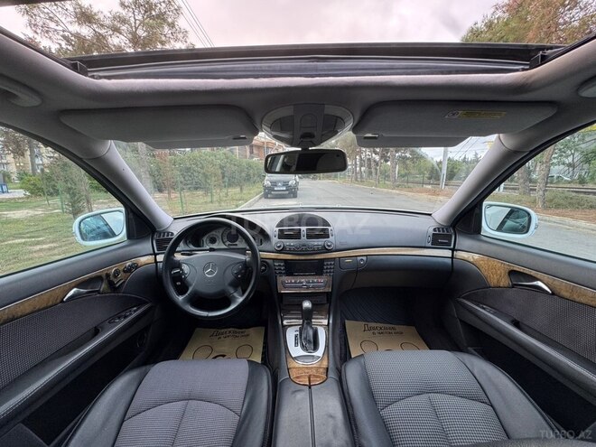Mercedes E 240 2003, 286,000 km - 2.6 l - Bakı