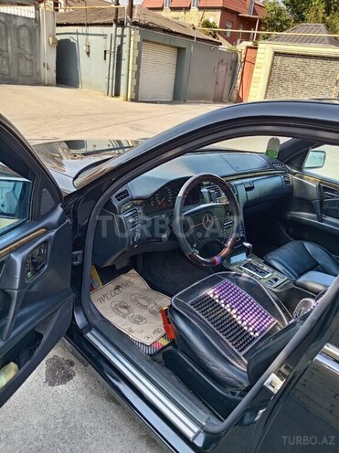 Mercedes E 280 1998, 256,850 km - 2.8 l - Bakı