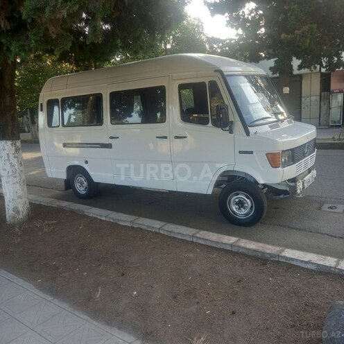 Mercedes 208 D 1995, 200,000 km - 2.3 l - Lənkəran