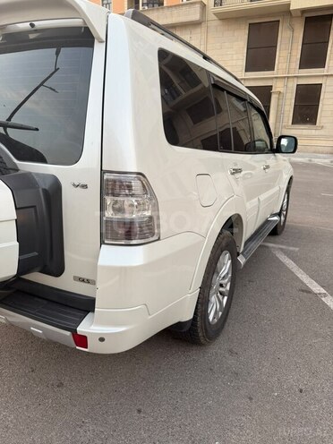 Mitsubishi Pajero 2013, 203,567 km - 3.5 l - Sumqayıt