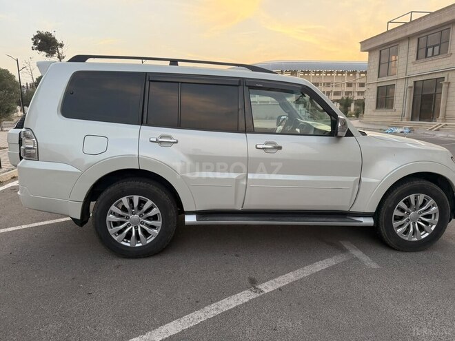 Mitsubishi Pajero 2013, 203,567 km - 3.5 l - Sumqayıt