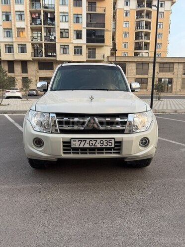 Mitsubishi Pajero 2013, 203,567 km - 3.5 l - Sumqayıt