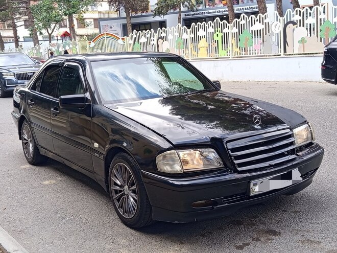 Mercedes C 220 2000, 220,366 km - 2.2 l - Bakı