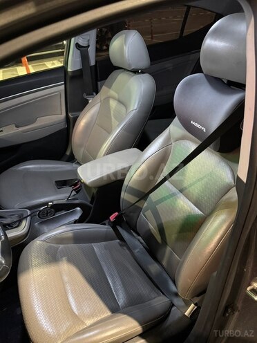 Hyundai Elantra 2018, 106,217 km - 2.0 л - Bakı