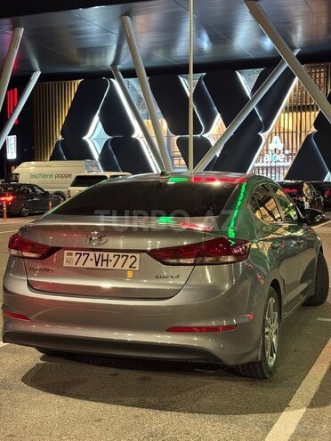 Hyundai Elantra 2018, 106,217 km - 2.0 л - Bakı