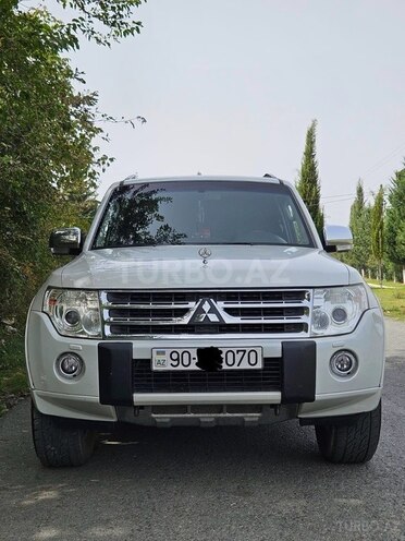 Mitsubishi Pajero 2010, 213,000 km - 3.5 l - Zaqatala