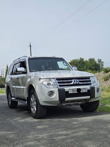 Mitsubishi Pajero 2010, 213,000 km - 3.5 l - Zaqatala