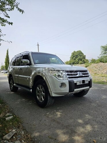 Mitsubishi Pajero 2010, 213,000 km - 3.5 l - Zaqatala