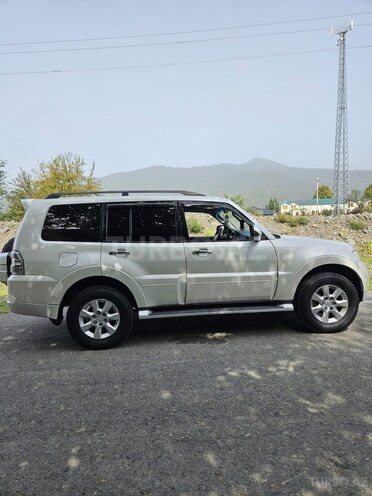 Mitsubishi Pajero 2010, 213,000 km - 3.5 l - Zaqatala