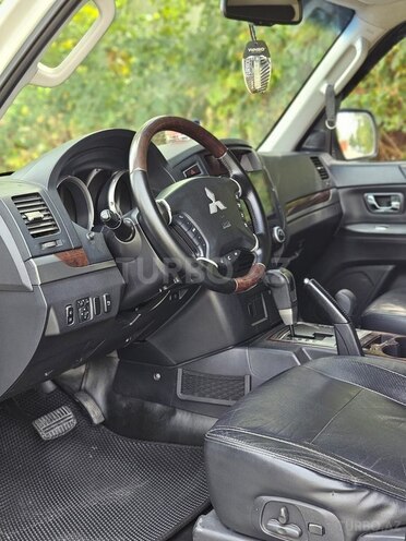 Mitsubishi Pajero 2010, 213,000 km - 3.5 l - Zaqatala