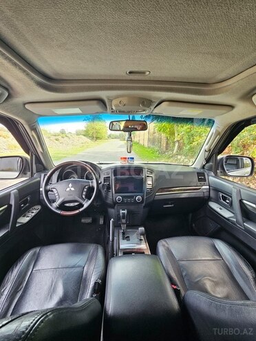 Mitsubishi Pajero 2010, 213,000 km - 3.5 l - Zaqatala