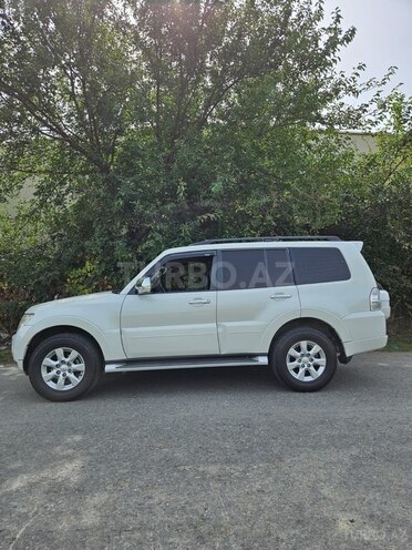 Mitsubishi Pajero 2010, 213,000 km - 3.5 l - Zaqatala