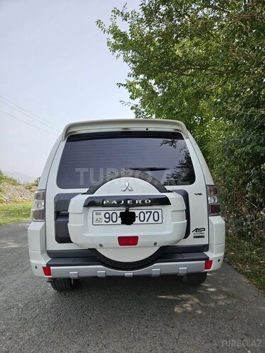Mitsubishi Pajero 2010, 213,000 km - 3.5 l - Zaqatala
