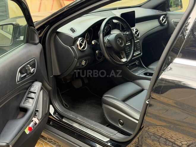 Mercedes GLA 250 4MATIC 2018, 79,000 km - 2.0 l - Bakı