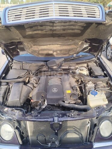 Mercedes E 240 1999, 440,000 km - 2.4 l - Ağcabədi