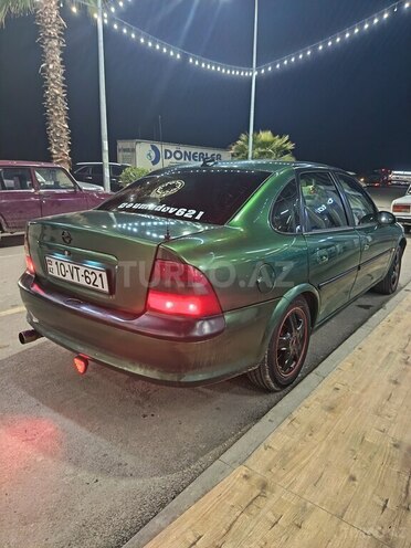 Opel Vectra 1996, 215,000 km - 2.0 л - Ucar