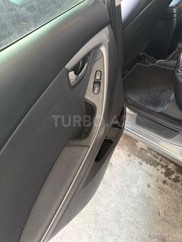 Hyundai Elantra 2013, 215,000 km - 1.8 l - Qazax