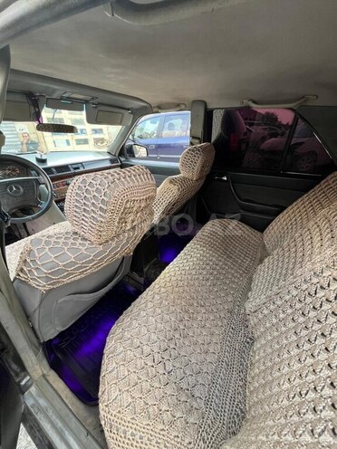 Mercedes E 220 1995, 257,563 km - 2.2 l - Sumqayıt