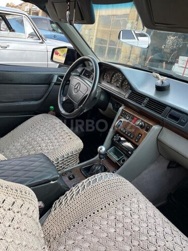 Mercedes E 220 1995, 257,563 km - 2.2 l - Sumqayıt