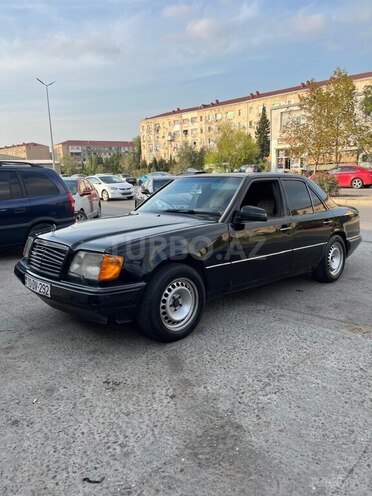 Mercedes E 220 1995, 257,563 km - 2.2 l - Sumqayıt