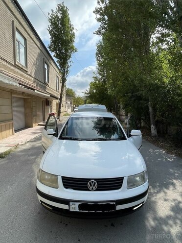 Volkswagen Passat 2000, 236,000 km - 2.0 l - Bakı