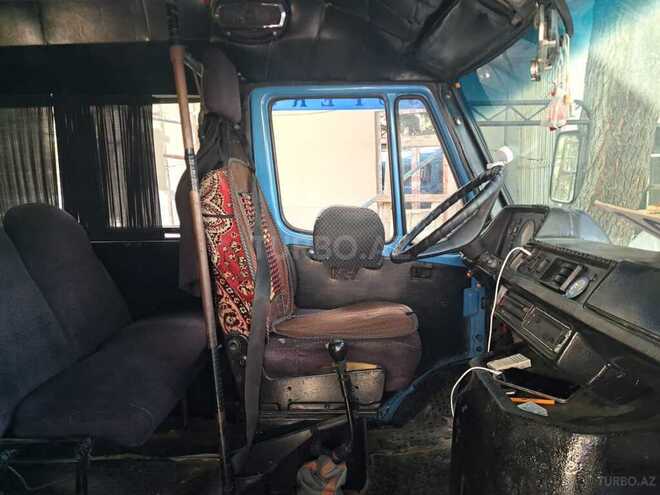 Mercedes 208 D 1993, 410,000 km - 2.3 l - Sabirabad