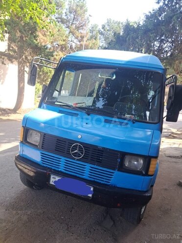 Mercedes 208 D 1993, 410,000 km - 2.3 l - Sabirabad