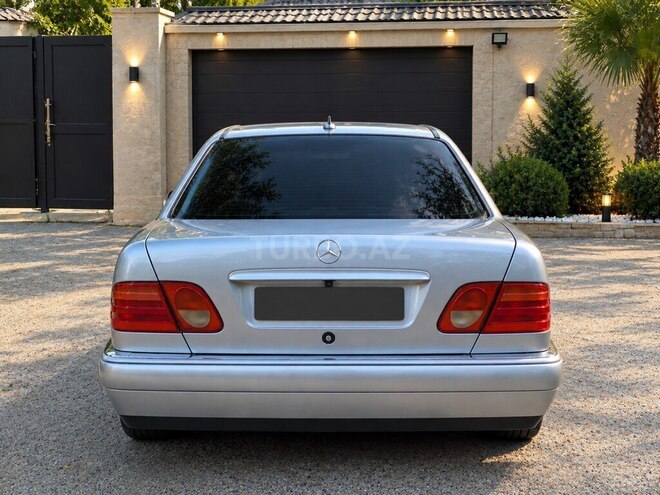 Mercedes E 240 1999, 280,000 km - 2.4 l - Bakı