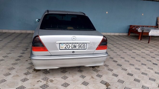 Mercedes C 180 1999, 424,000 km - 1.8 l - Qazax