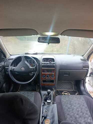 Opel Astra 1999, 350,000 km - 1.6 l - Quba
