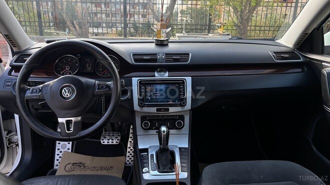Volkswagen Passat 2011, 296,045 km - 1.8 l - Bakı